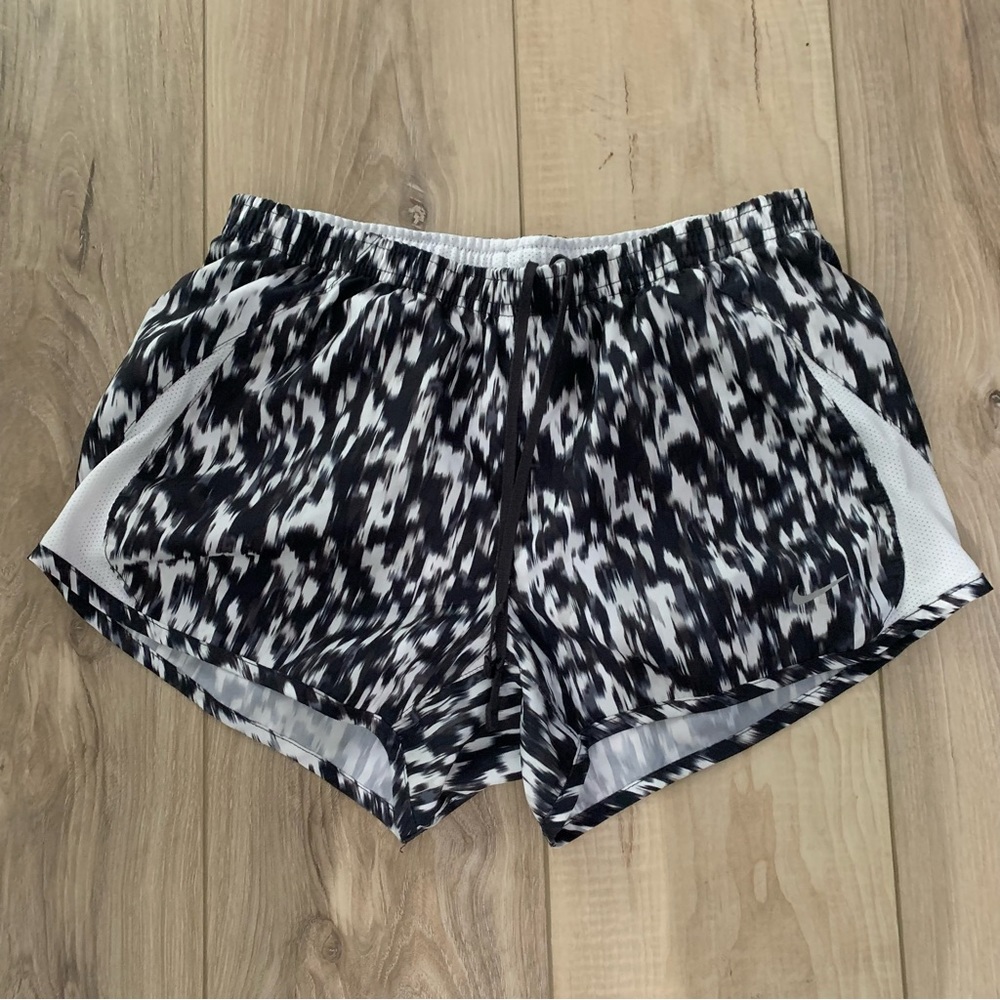WOMENS NIKE SHORTS